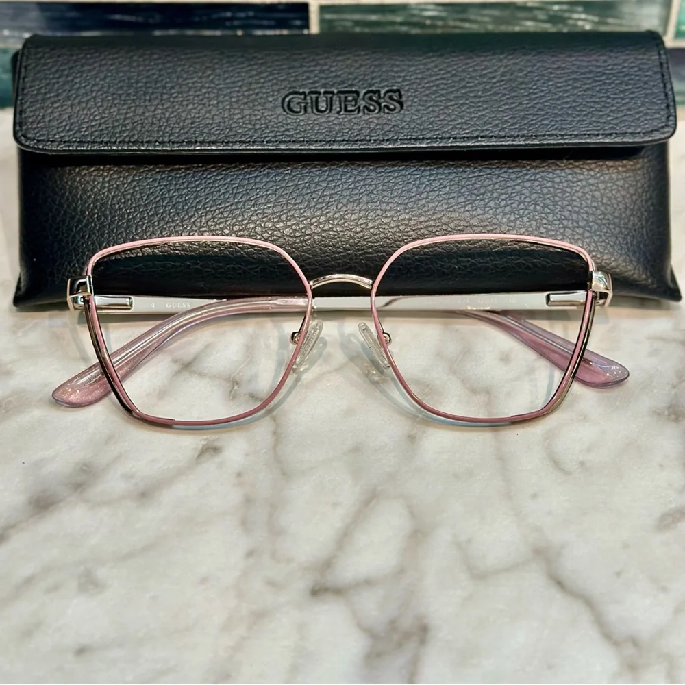Guess stylish rose